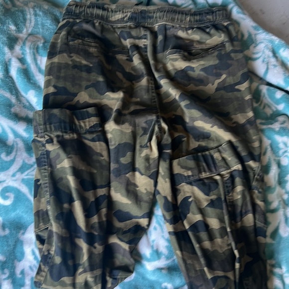 COPY - Men’s large slim fit camouflage cargo pant - Picture 4 of 4